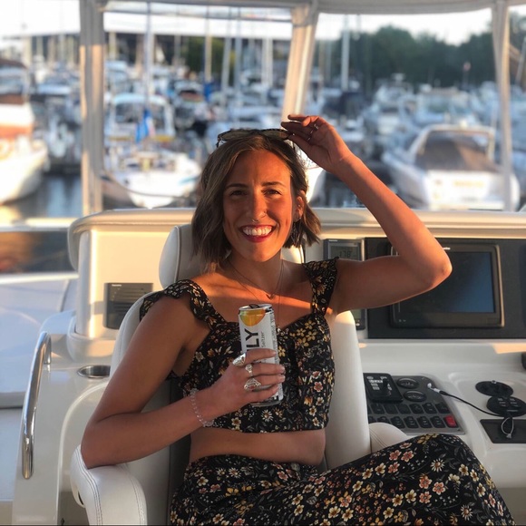 Meet your Posher, Katie - Picture 3 of 4